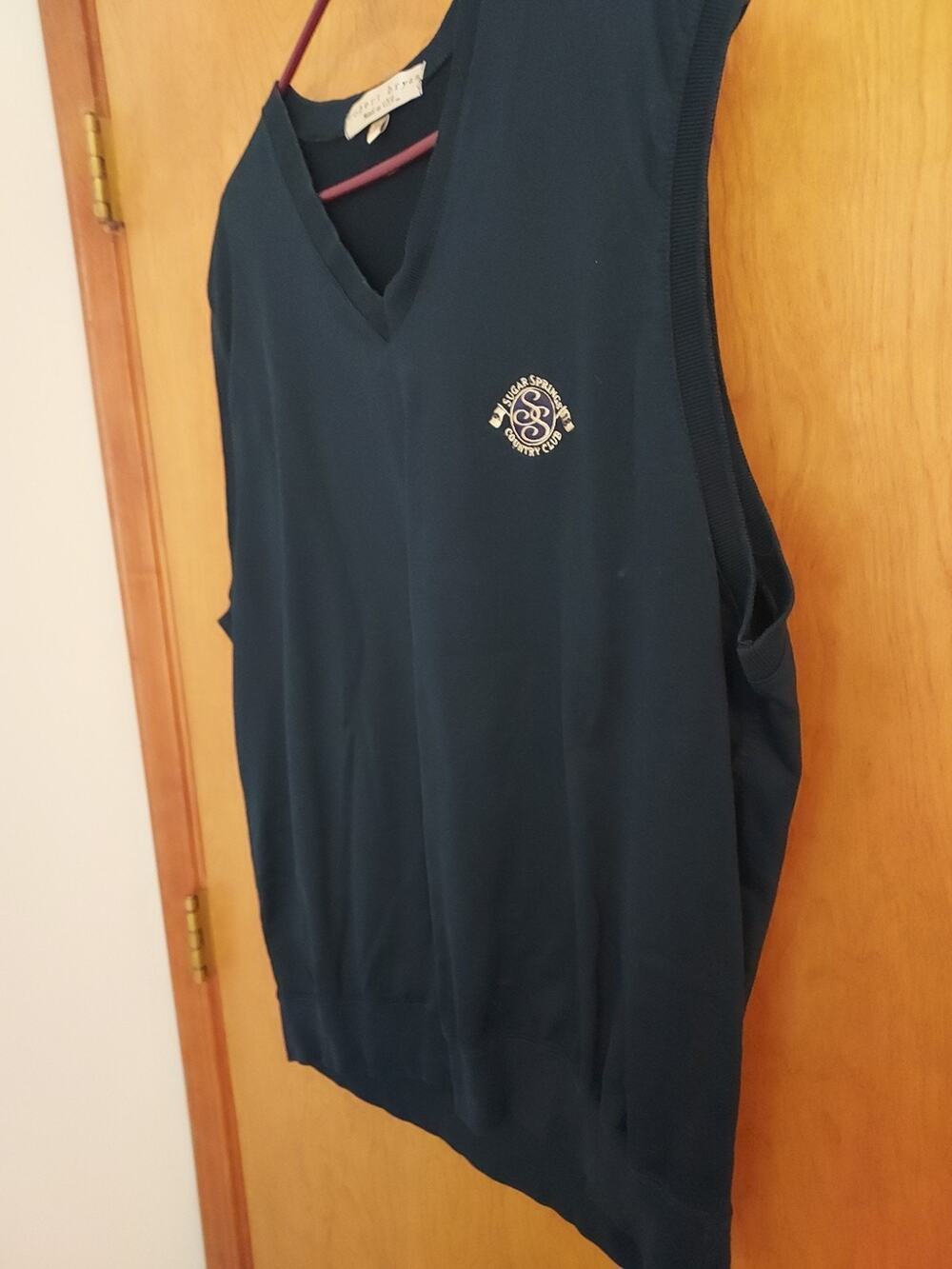 Robert Bryan Golf Vest Navy Size XL USA Sugar Springs Golf Club emblem chest EUC